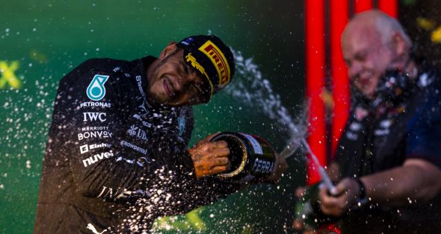 开云官网-F1澳大利亚站梅赛德斯成“黑马” 汉密尔顿喜出望外